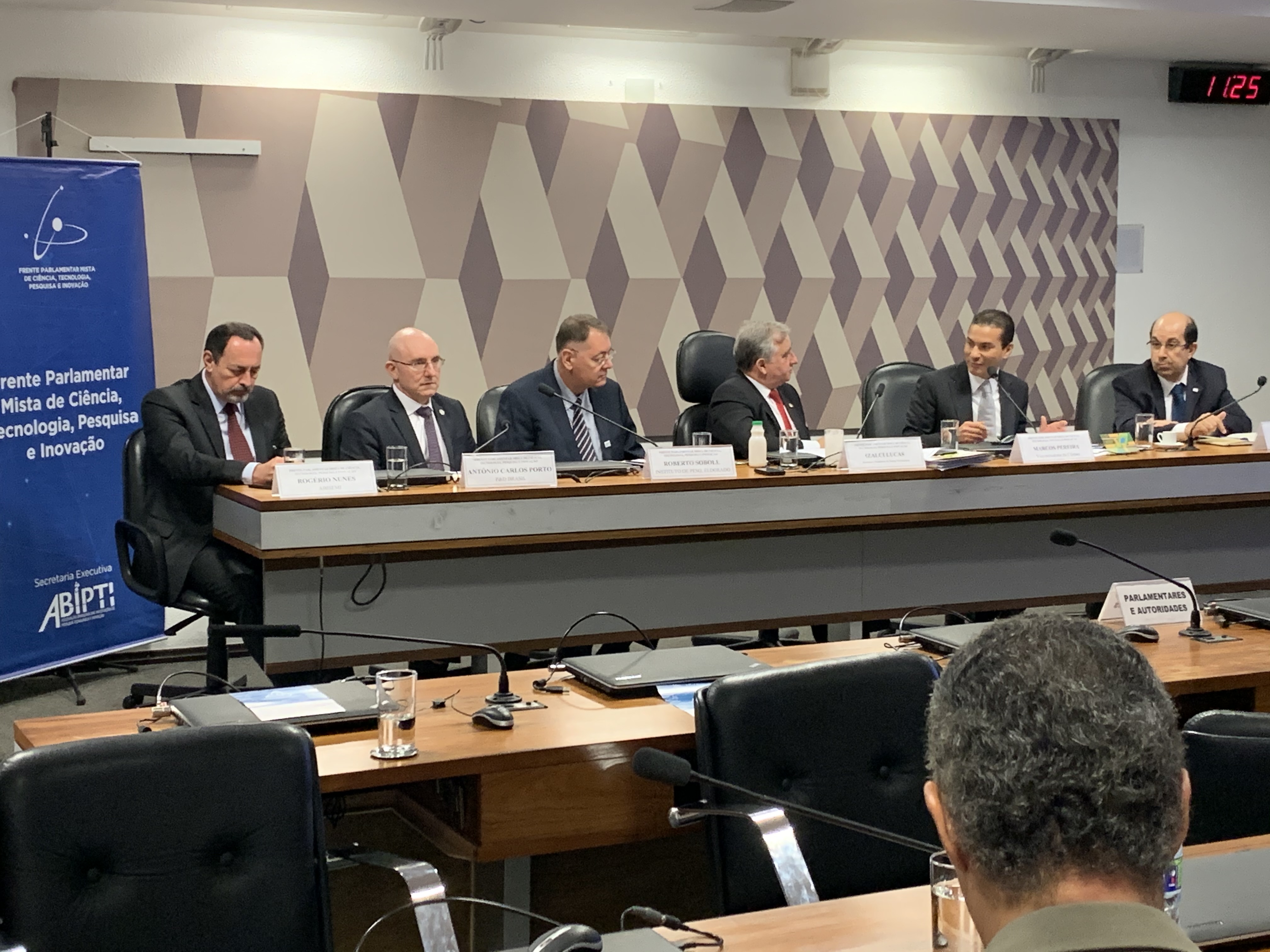Presidente da P&D Brasil palestra na Reunião da Frente Parlamentar Mista de Ciência, Tecnologia, Pesquisa e Inovação no Senado