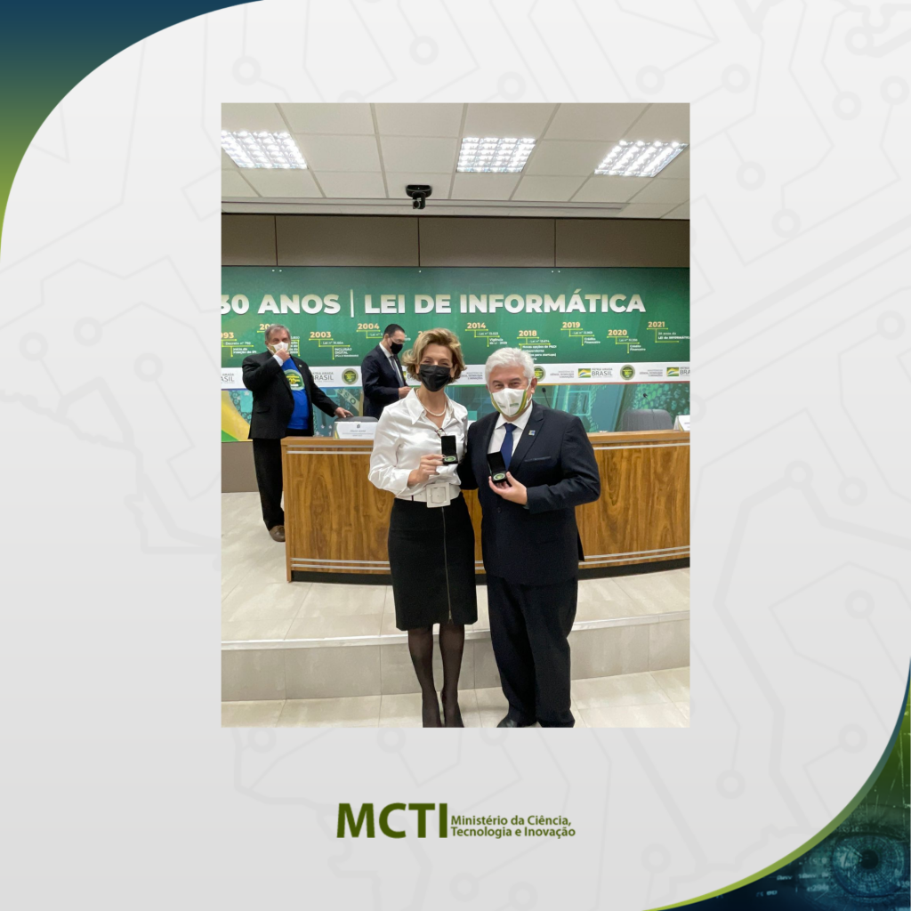 Presidente da P&D Brasil, Rosilda Prates, recebe homenagem do MCTI em comemoração aos 30 anos da Lei de Informática