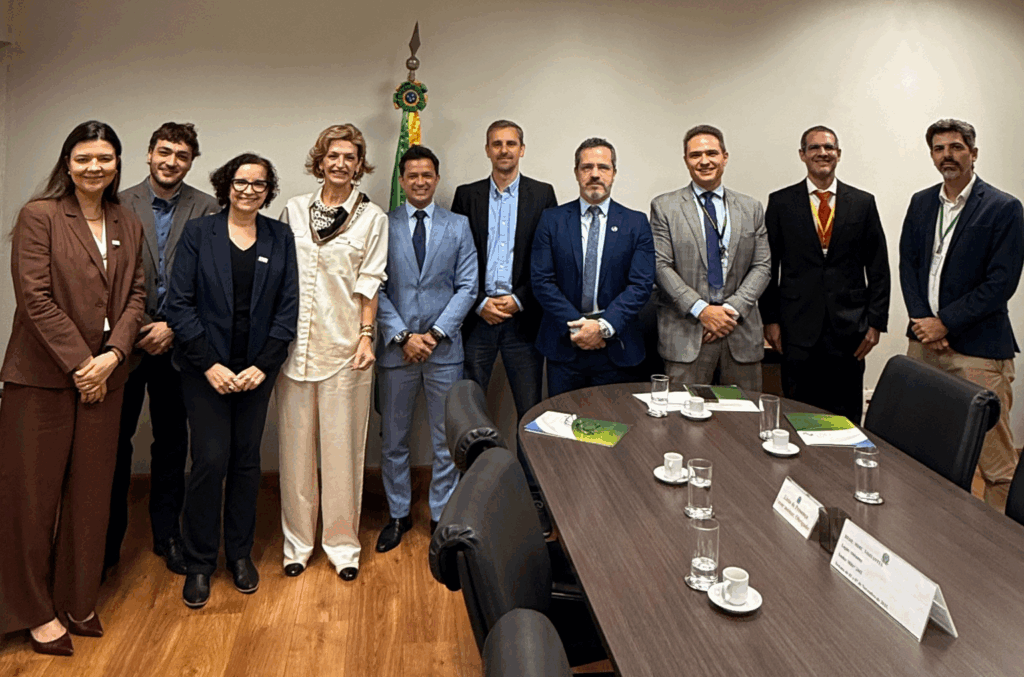 Reunião com o Secretário do Desenvolvimento Industrial, Inovação, Comércio e Serviços, Uallace Moreira