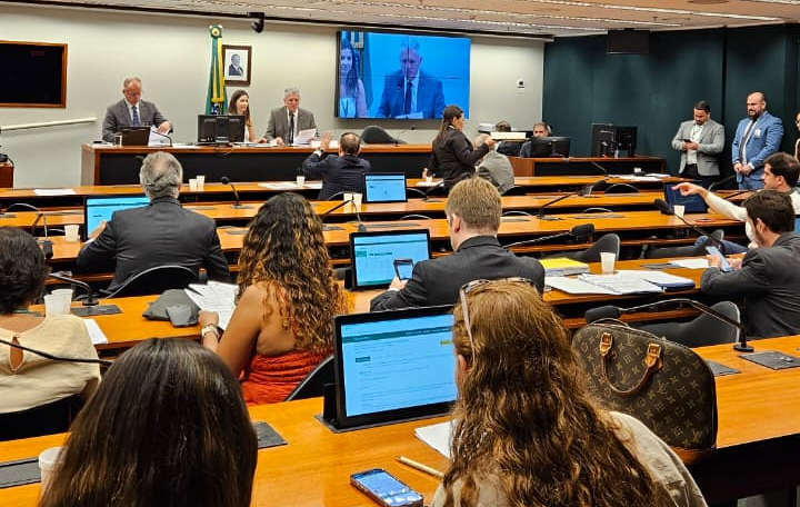 Reunião na Comissão de Finanças e Tributação da Câmara dos Deputados